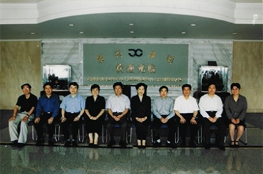 2001年6月1日，，，，时任副省长叶荣宝等向导来公司检查指导“三个代表”学教活动
