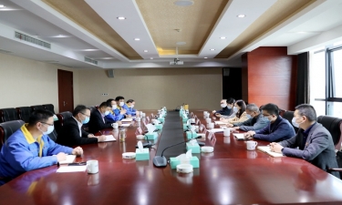 平湖市委常委、宣传部长沈志凤莅临NG电子游戏纸业调研疫情防控和复工复产情形