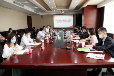 嘉兴市委常委、统战部部长李小平一行莅临NG电子游戏纸业调研指导