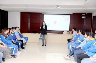 以爱为线，，，，，以懂为梁 | NG电子游戏纸业开展“与青春期孩子的相同——懂是爱的条件”互动沙龙活动