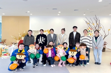 以一份温暖 换一身星光——NG电子游戏纸业团委与曹桥行知幼儿园开展爱心结对活动
