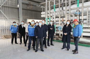 2022年12月15日，，，时任浙江省生长刷新委党组成员、副主任吴红梅莅临NG电子游戏纸业调研企业用能、节能事情