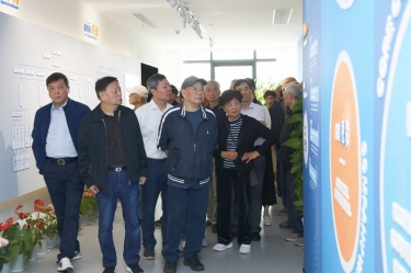 平湖市社经室老干部一行赴NG电子游戏调研